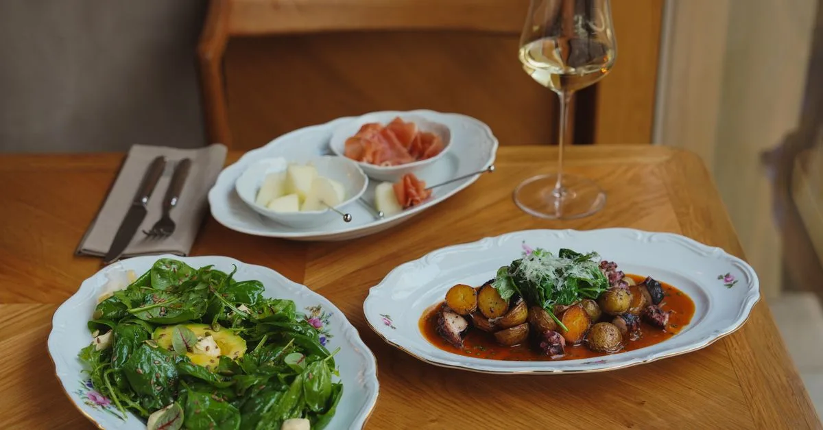 découvrez des trésors gastronomiques cachés, des lieux insolites où savourer des délices culinaires uniques et authentiques.