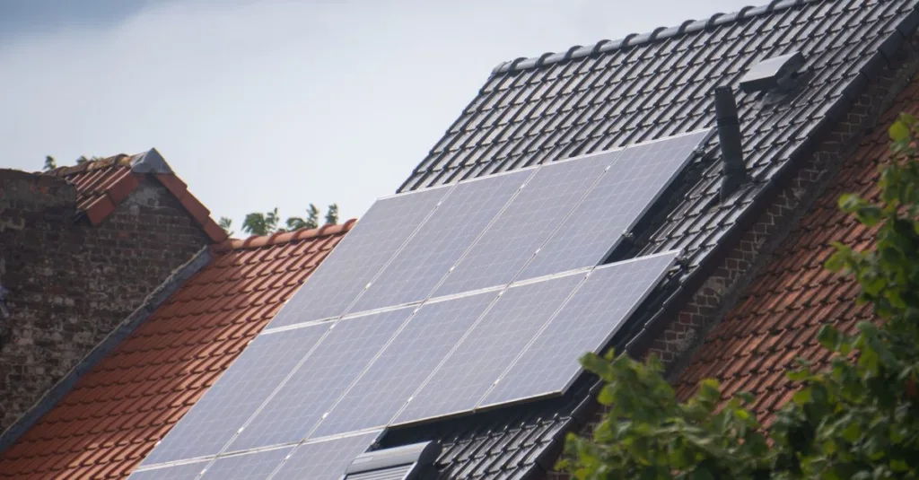 découvrez nos panneaux solaires performants et économiques pour une énergie renouvelable et durable à domicile ou en entreprise.