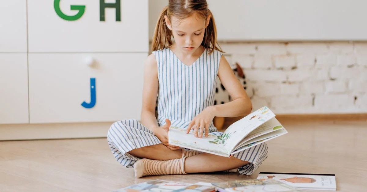 découvrez les fondamentaux de la littératie précoce pour favoriser le développement du langage et de la lecture chez les jeunes enfants.
